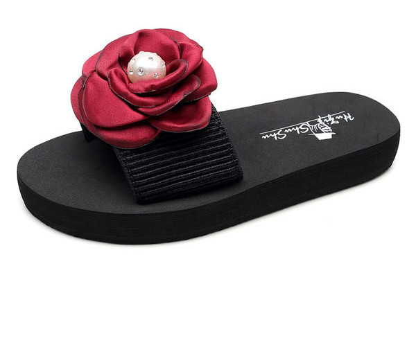 Casual παντόφλες με τρισδιάστατο στοιχείο για κορίτσια