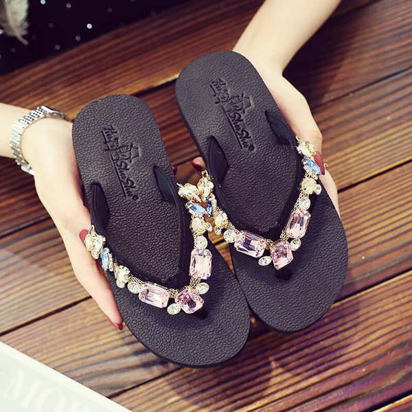 Παντόφλες για κορίτσια με λουράκι στα δάχτυλα και διακοσμητικές πέτρες