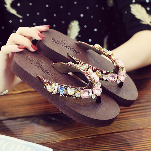 Παντόφλες για κορίτσια με λουράκι στα δάχτυλα και διακοσμητικές πέτρες