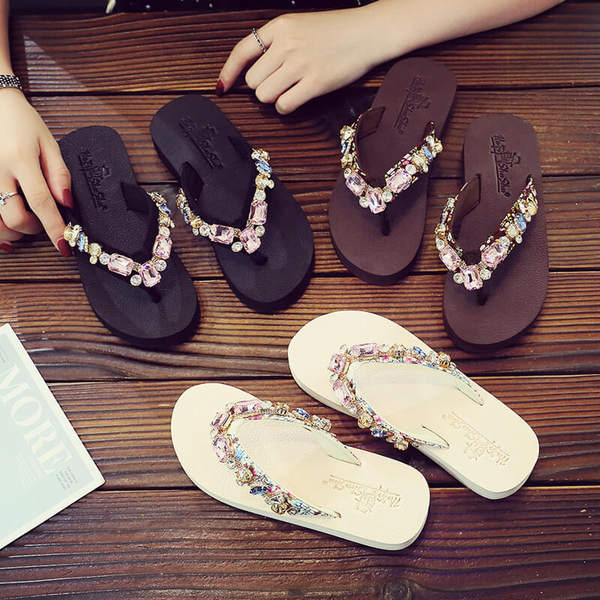 Παντόφλες για κορίτσια με λουράκι στα δάχτυλα και διακοσμητικές πέτρες