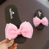 Μοντέρνες παντόφλες για κορίτσια σε διάφορα χρώματα