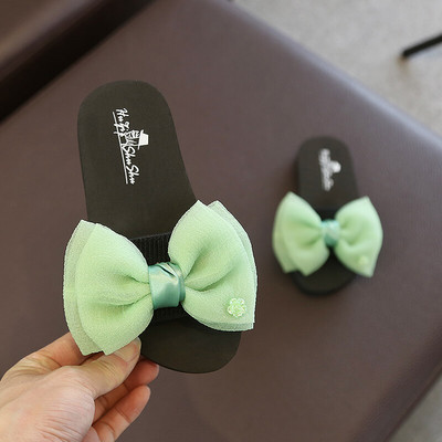 Μοντέρνες παντόφλες για κορίτσια σε διάφορα χρώματα