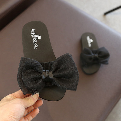 Μοντέρνες παντόφλες για κορίτσια σε διάφορα χρώματα