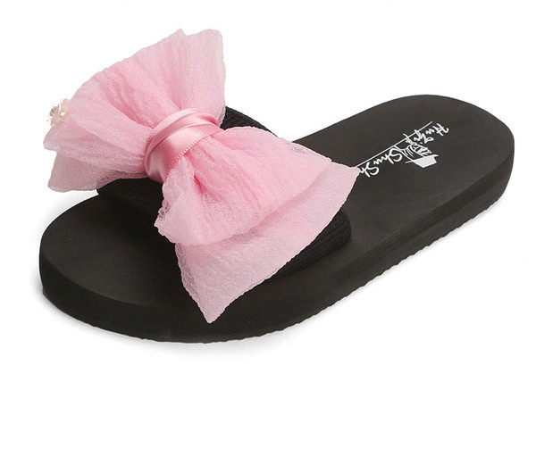 Μοντέρνες παντόφλες για κορίτσια σε διάφορα χρώματα