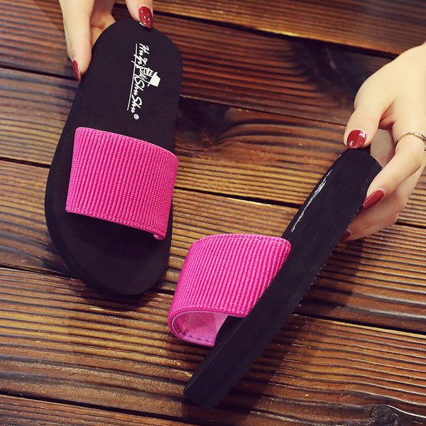 Új modell gyerekpapucs három színben