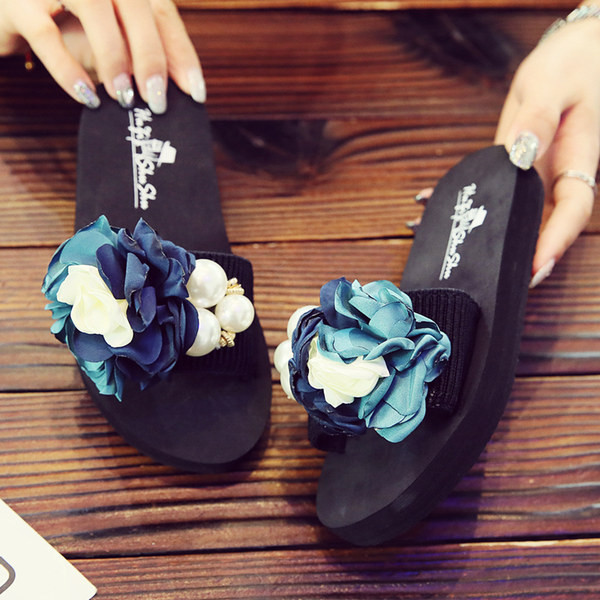 Gyermek papucs 3D virágokkal és gyöngyökkel