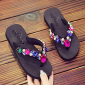 Ljetne dječje papuče s kamenčićima u boji - kroz prste