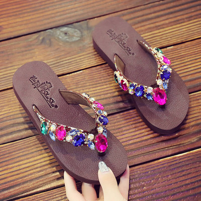 Ljetne dječje papuče s kamenčićima u boji - kroz prste