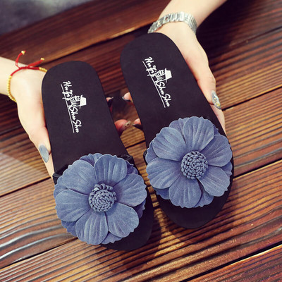 Moodsad 3D lilleelemendiga lastesussid