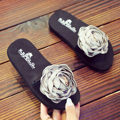 Casual παιδικές παντόφλες με τρισδιάστατο στοιχείο για κορίτσια