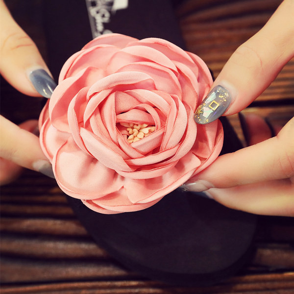 Casual παιδικές παντόφλες με τρισδιάστατο στοιχείο για κορίτσια