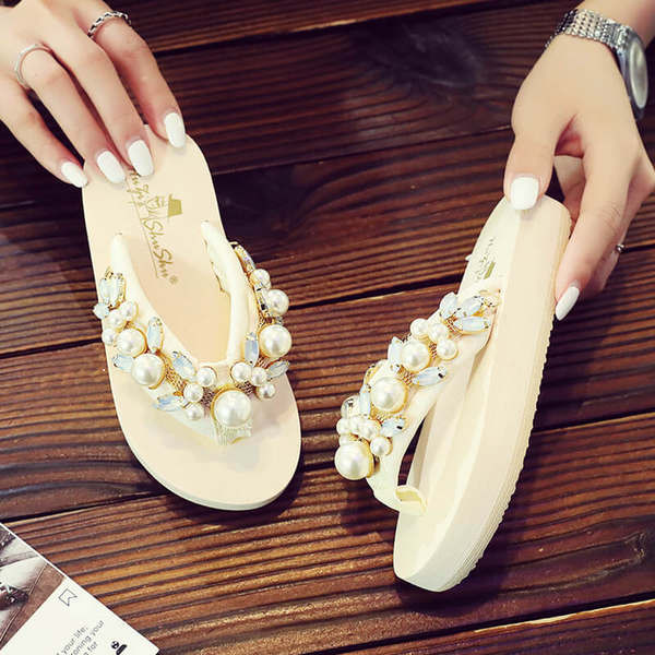 Gyöngyös gyerekpapucs lányoknak két színben