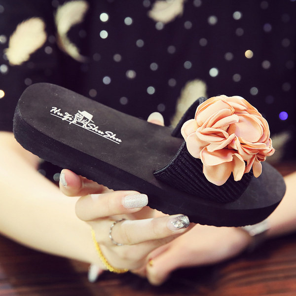 Modern gyerekpapucs 3D elemmel - többféle színben