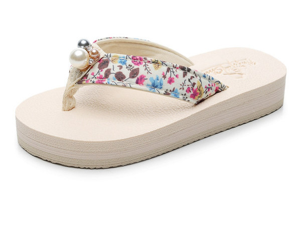 Ljetne dječje papuče s perlama kroz prste