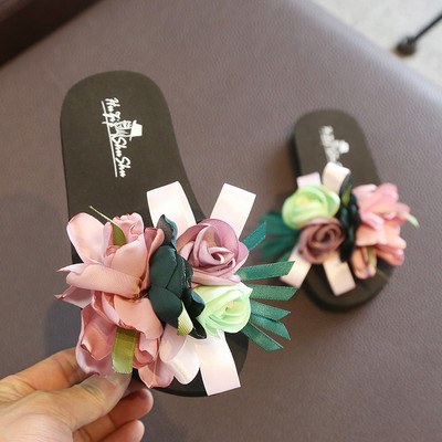 Novi model dječjih papuča sa 3D elementom za djevojčice