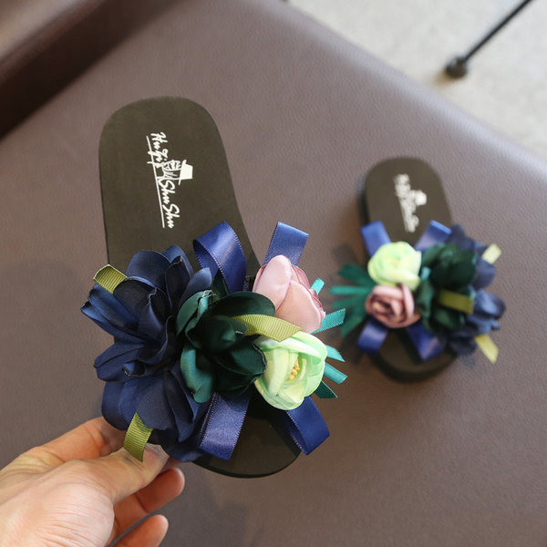 Novi model dječjih papuča sa 3D elementom za djevojčice