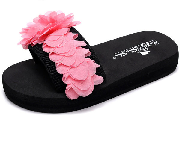 Gyerek papucs dekorációval lányoknak