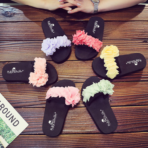 Gyerek papucs dekorációval lányoknak