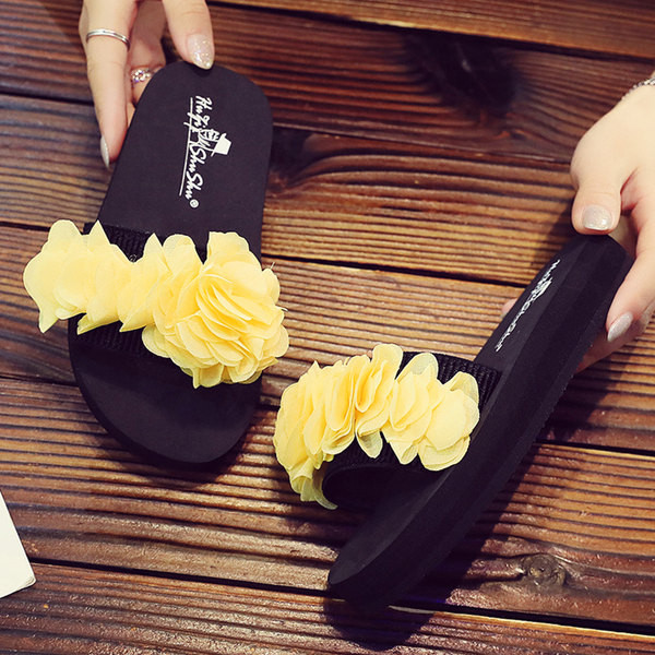 Gyerek papucs dekorációval lányoknak