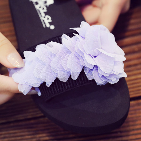 Gyerek papucs dekorációval lányoknak