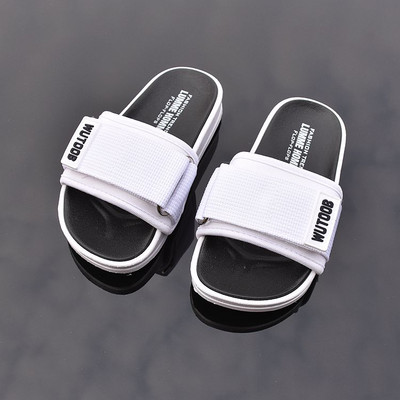 Kleebiste ja lameda tallaga lastesussid