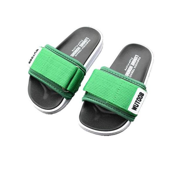 Kleebiste ja lameda tallaga lastesussid