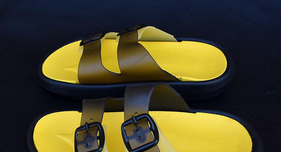 Νέο μοντέλο καλοκαιρινές παντόφλες για αγόρια με επίπεδη σόλα