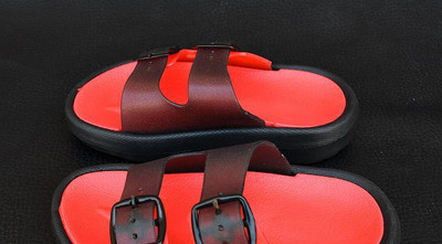 Νέο μοντέλο καλοκαιρινές παντόφλες για αγόρια με επίπεδη σόλα