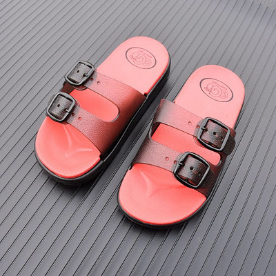 Νέο μοντέλο καλοκαιρινές παντόφλες για αγόρια με επίπεδη σόλα