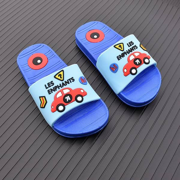 Λαστιχένιες παντόφλες σε μπλε χρώμα και απλικέ για αγόρια