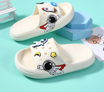 Alkalmi gyerekpapucs rátéttel