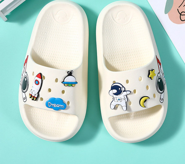 Alkalmi gyerekpapucs rátéttel