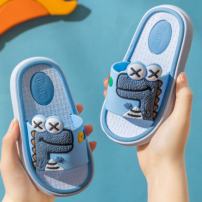 Gyermek gumipapucs színes rátéttel és felirattal