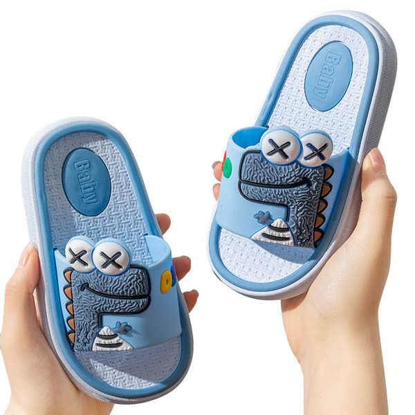 Gyermek gumipapucs színes rátéttel és felirattal