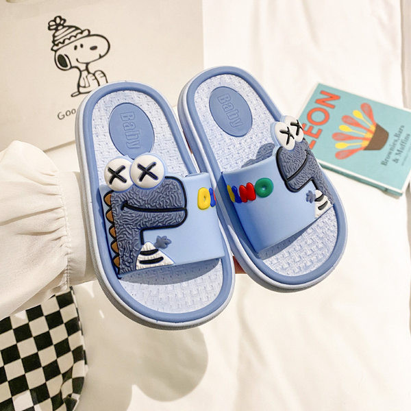 Gyermek gumipapucs színes rátéttel és felirattal