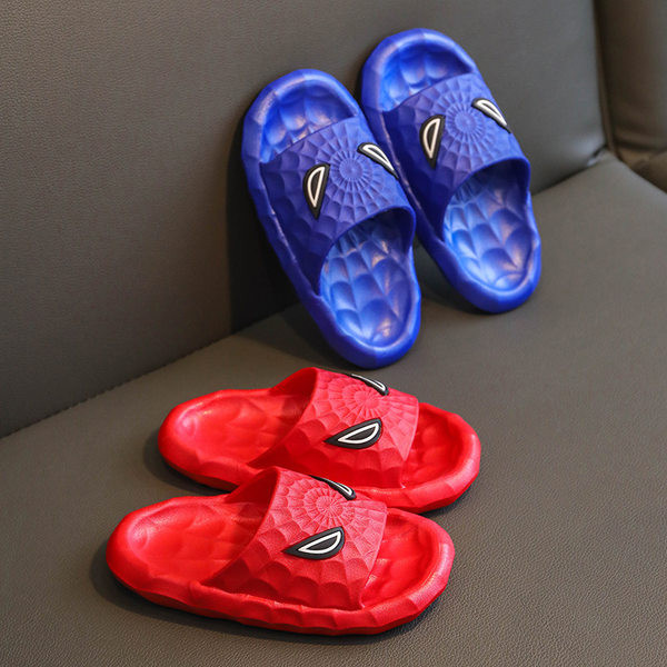 Mitmes värvitoonis aplikatsiooniga lastesussid - poistele