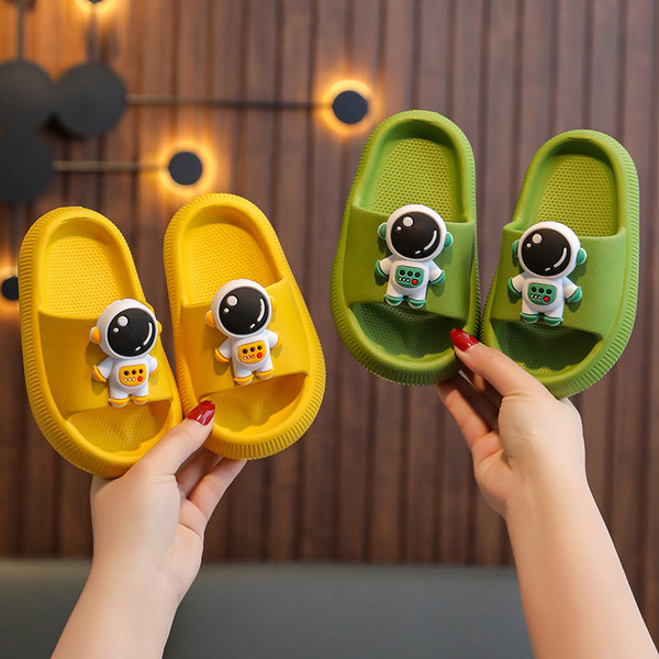 Καλοκαιρινές παιδικές παντόφλες με επίπεδη σόλα