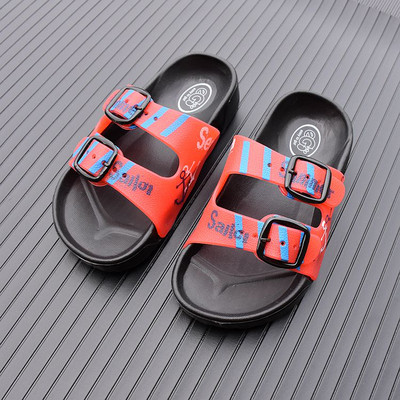 Gyermekpapucs szilikon pántokkal és csatokkal