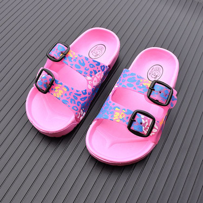 Gyermekpapucs szilikon pántokkal és csatokkal