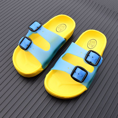 Gyermekpapucs szilikon pántokkal és csatokkal