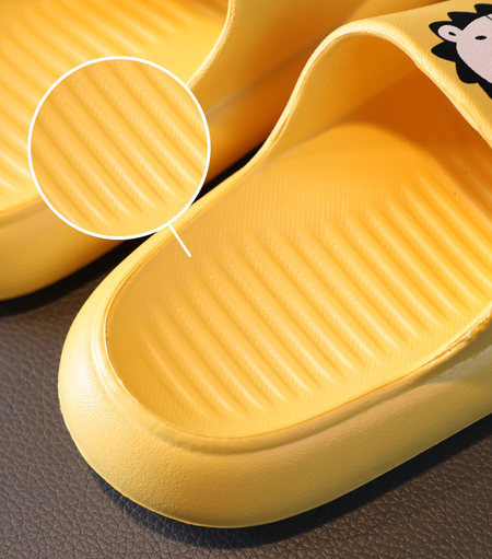 Παιδικές λαστιχένιες παντόφλες με πολύχρωμες εφαρμογές - πολλά χρώματα