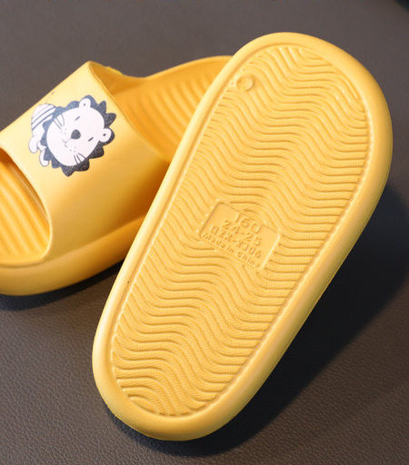 Παιδικές λαστιχένιες παντόφλες με πολύχρωμες εφαρμογές - πολλά χρώματα