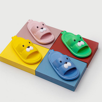 Παιδικές λαστιχένιες παντόφλες με απλικέ - διαφορετικά χρώματα