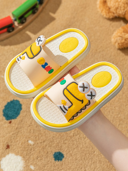 Καλοκαιρινές παιδικές παντόφλες με 3D στοιχείο για αγόρια