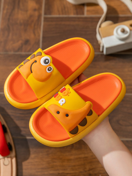 Gyermek gumipapucs rátéttel, lapos talppal