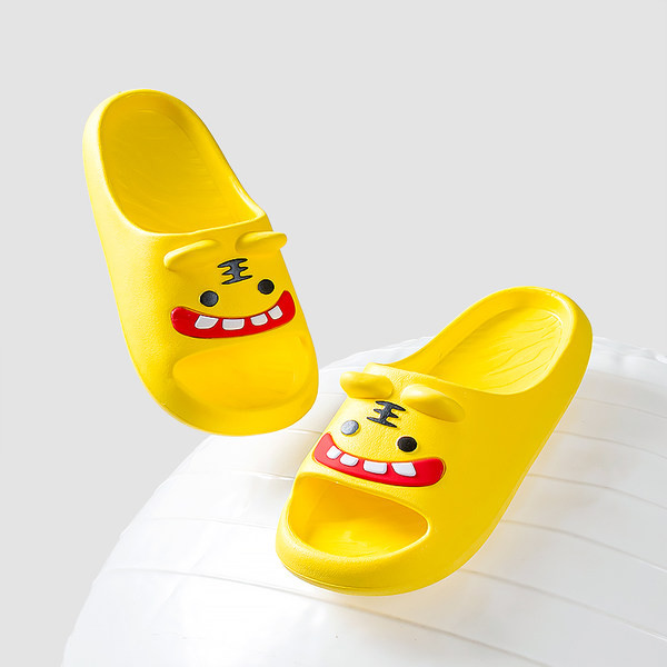 Alkalmi gyerekpapucs lapos talppal