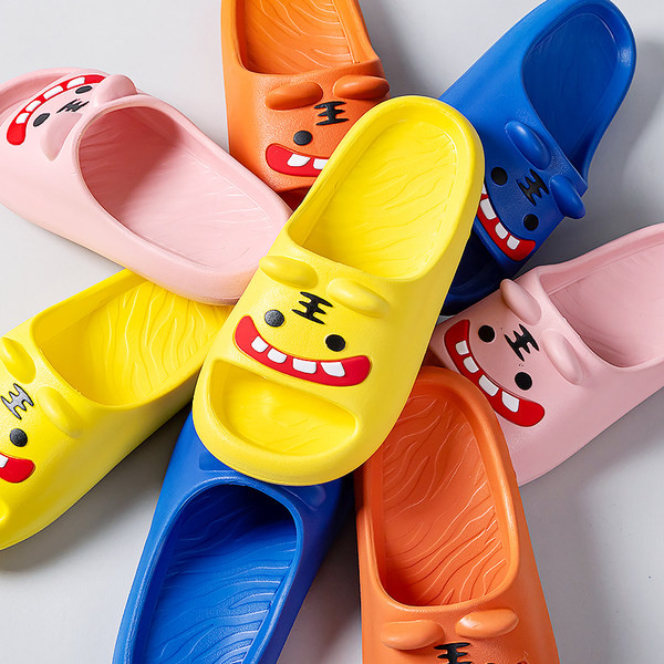 Alkalmi gyerekpapucs lapos talppal