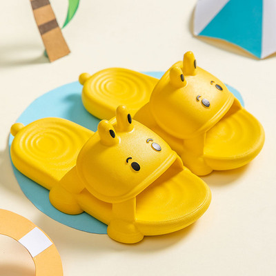 Gumi papucs 3D elemmel több modellben