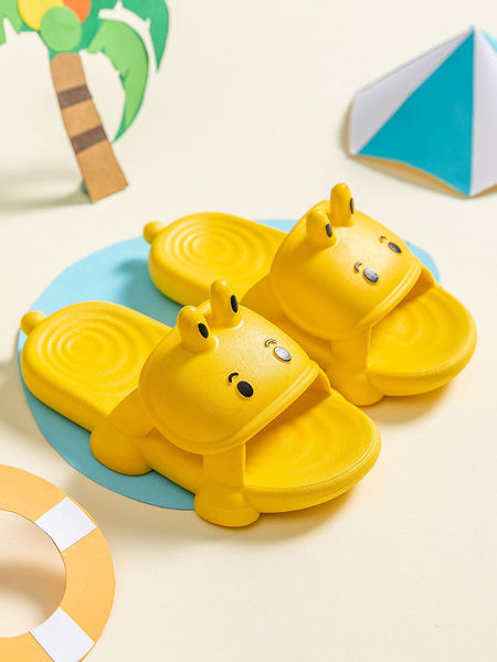 Gumi papucs 3D elemmel több modellben