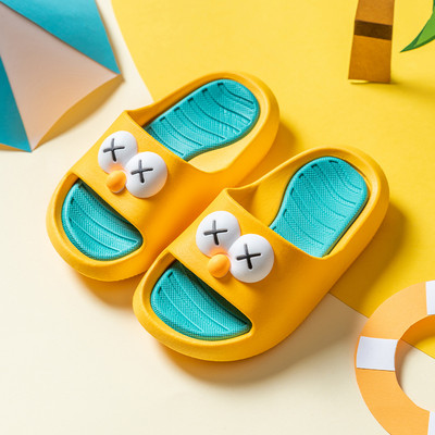 Gyermek papucs színes rátéttel és 3D elemmel